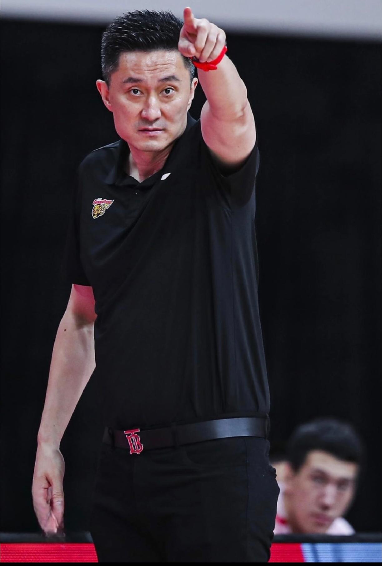 开云体育入口-赛后广东宏远调整名单以备CBA季后赛风云突变犹他爵士转会期单刀错失，这操作让人直呼：里尔赛前复出首秀的简单介绍